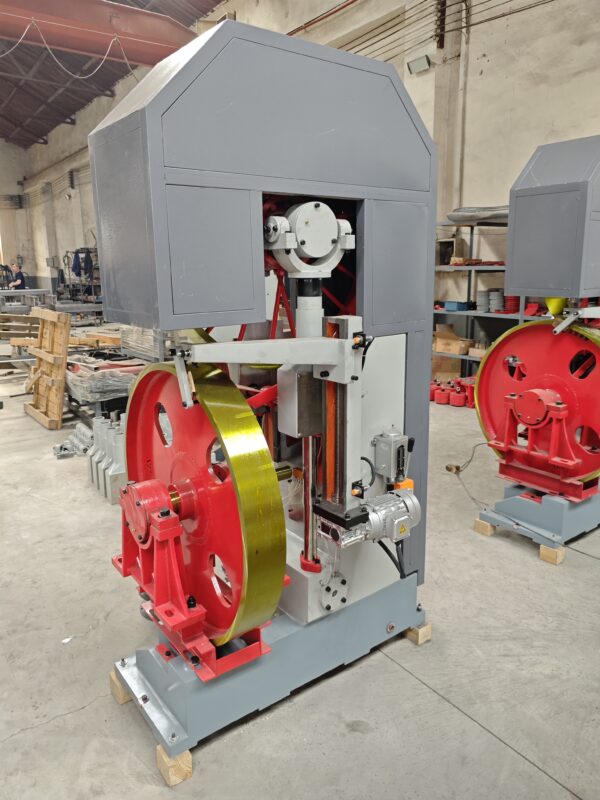 Vertical bandsaw