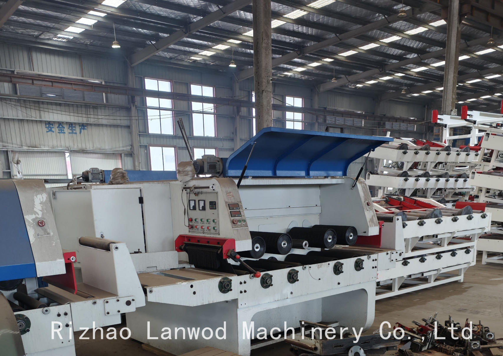Multi blade saw